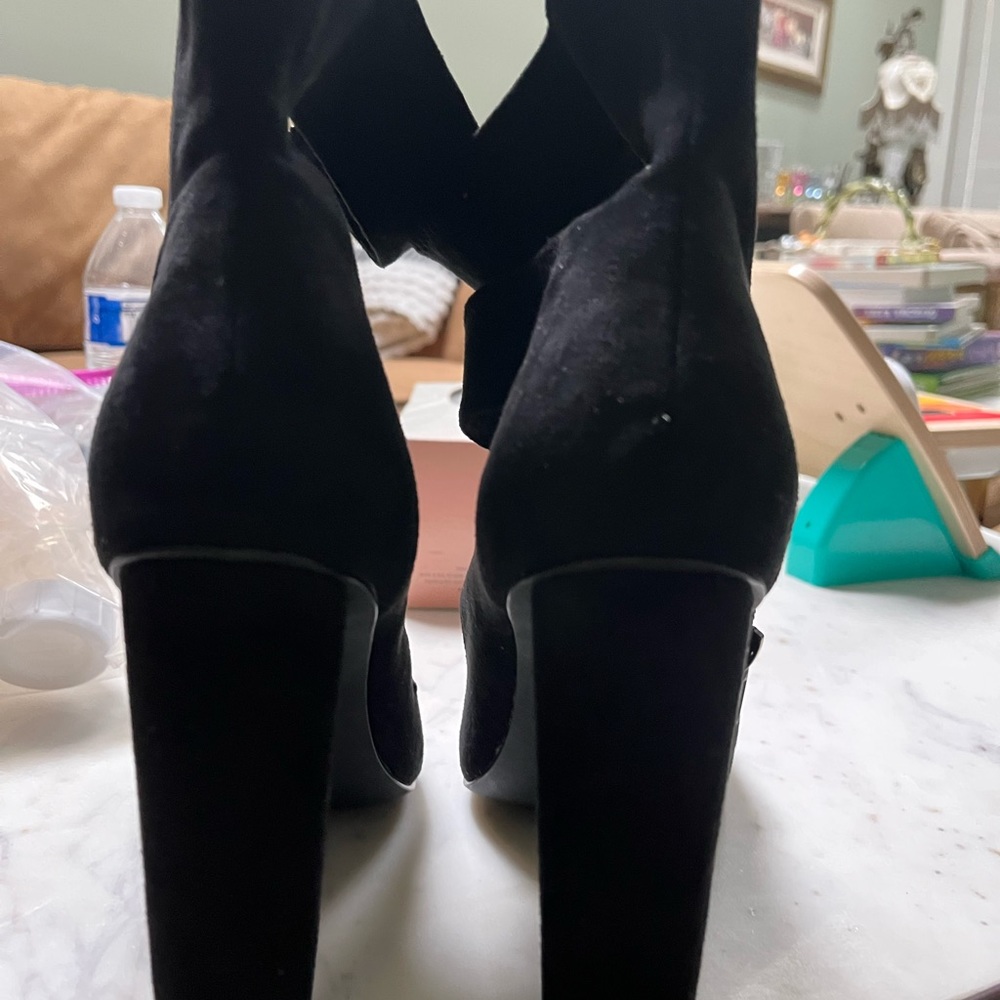 Steve Madden black suede heel shoes - Picture 6 of 6